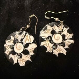 Casual/Fun Black and Cream Floral Earrings